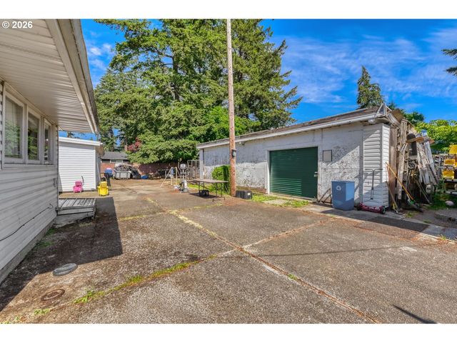 15705 Se POWELL Blvd, Portland, OR 97236