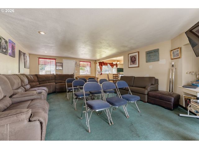 15705 Se POWELL Blvd, Portland, OR 97236