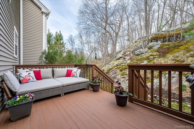 75 Park Rd Extension, Goldens Bridge, NY 10526