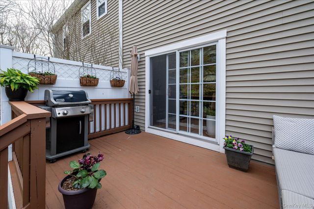 75 Park Rd Extension, Goldens Bridge, NY 10526