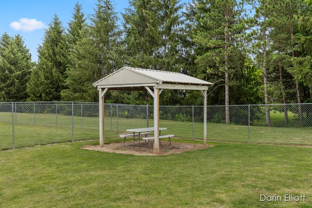 2389 N State Road, Ionia, MI 48846