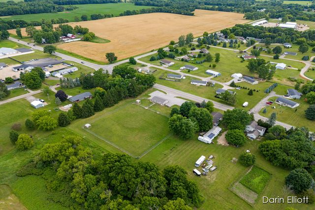 2389 N State Road, Ionia, MI 48846