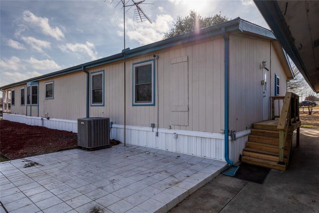 156 Northwoods Court, Azle, TX 76020