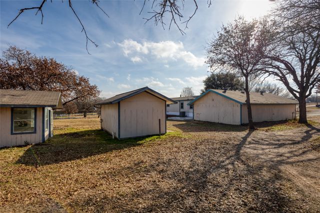 156 Northwoods Court, Azle, TX 76020
