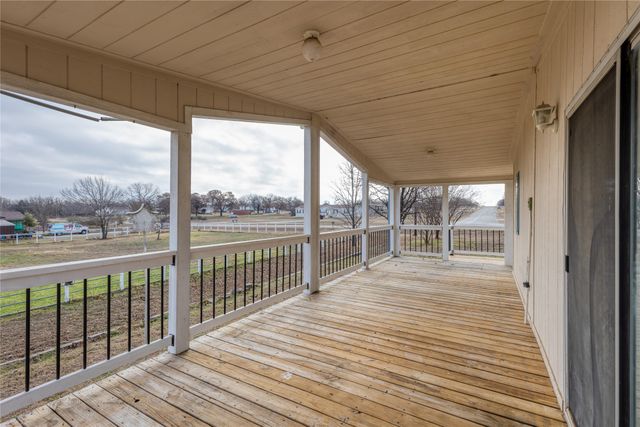 156 Northwoods Court, Azle, TX 76020