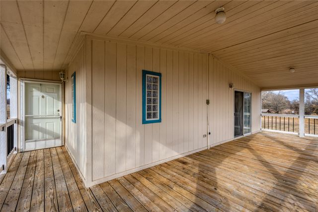 156 Northwoods Court, Azle, TX 76020