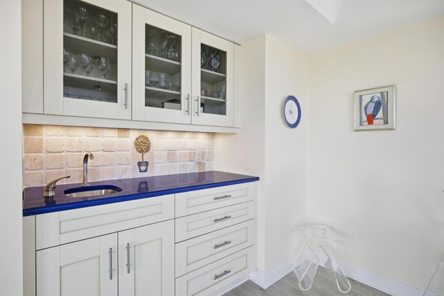 50 Beach Road 203, Tequesta, FL 33469