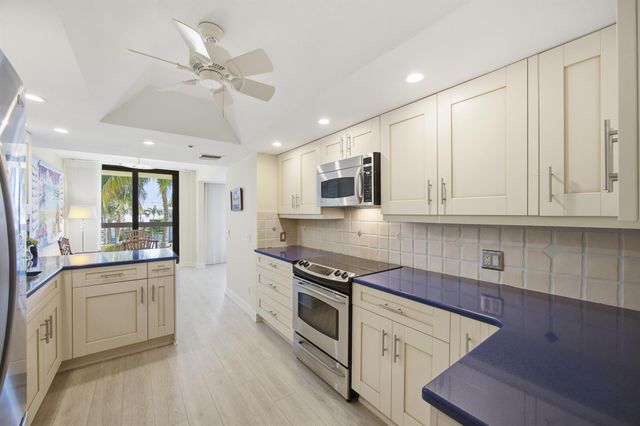 50 Beach Road 203, Tequesta, FL 33469