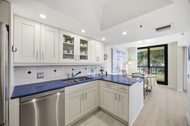 50 Beach Road 203, Tequesta, FL 33469