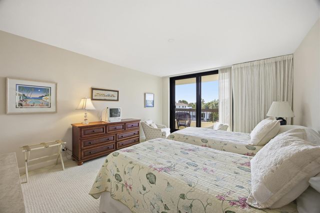 50 Beach Road 203, Tequesta, FL 33469