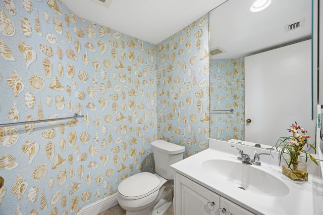 50 Beach Road 203, Tequesta, FL 33469