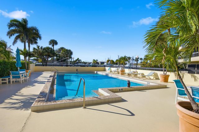 50 Beach Road 203, Tequesta, FL 33469