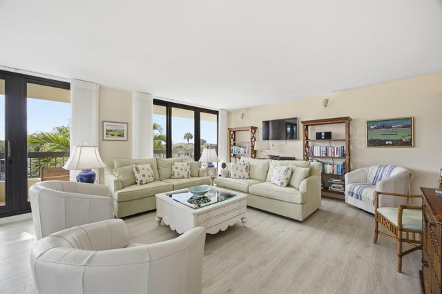 50 Beach Road 203, Tequesta, FL 33469