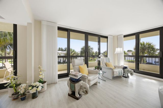 50 Beach Road 203, Tequesta, FL 33469