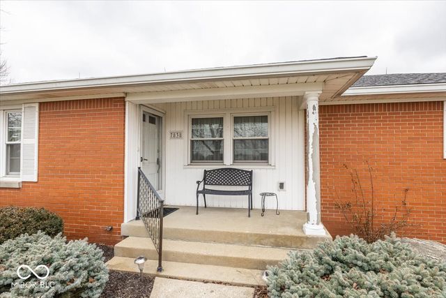 7838 W US Highway 52, New Palestine, IN 46163