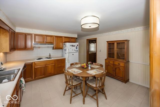 7838 W US Highway 52, New Palestine, IN 46163