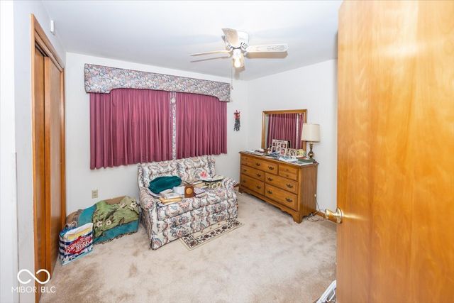 7838 W US Highway 52, New Palestine, IN 46163