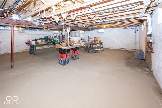 7838 W US Highway 52, New Palestine, IN 46163