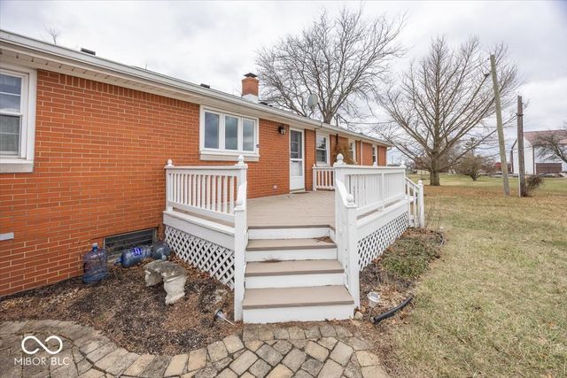 7838 W US Highway 52, New Palestine, IN 46163