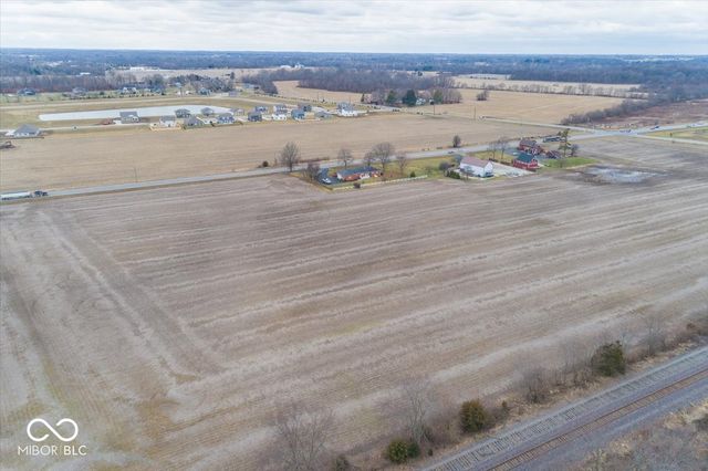 7838 W US Highway 52, New Palestine, IN 46163