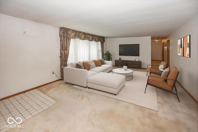 7838 W US Highway 52, New Palestine, IN 46163