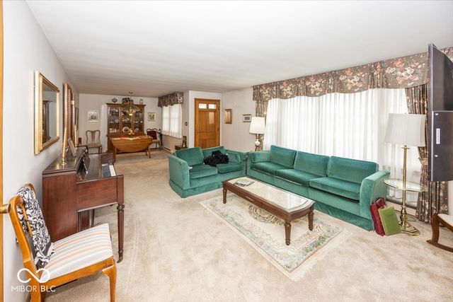 7838 W US Highway 52, New Palestine, IN 46163