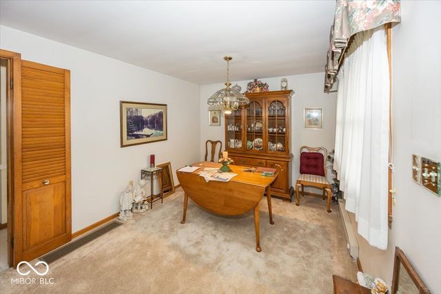 7838 W US Highway 52, New Palestine, IN 46163