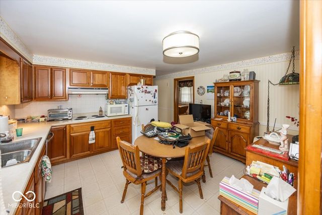 7838 W US Highway 52, New Palestine, IN 46163