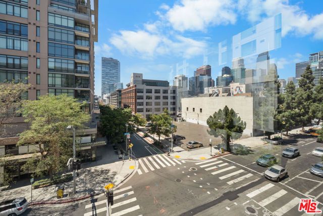 330 W 11th Street 406, Los Angeles, CA 90015