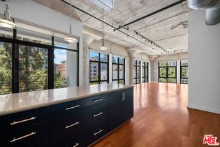 330 W 11th Street 406, Los Angeles, CA 90015