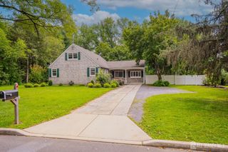 11 Holland Lane, East Windsor, NJ 08512