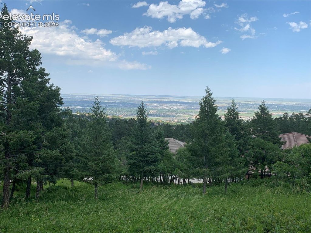 390 Irvington Court, Colorado Springs, CO 80906 — exterior