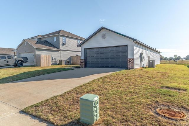 5710 Pope St, Jonesboro, AR 72404