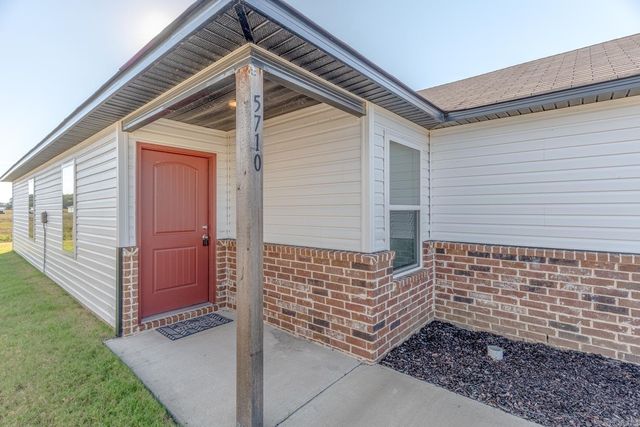 5710 Pope St, Jonesboro, AR 72404