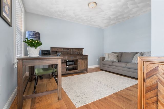 31 Floyd Ave, Tewksbury, MA 01876