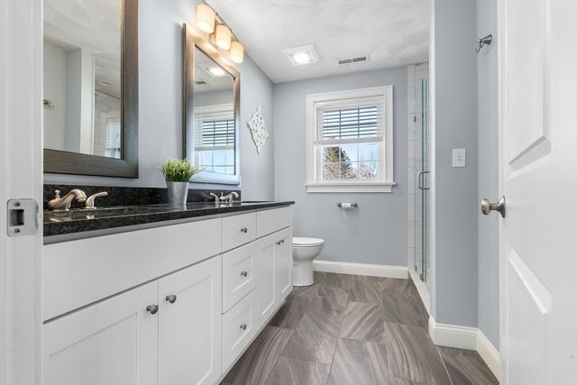 31 Floyd Ave, Tewksbury, MA 01876