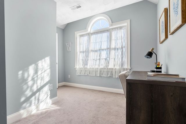 31 Floyd Ave, Tewksbury, MA 01876