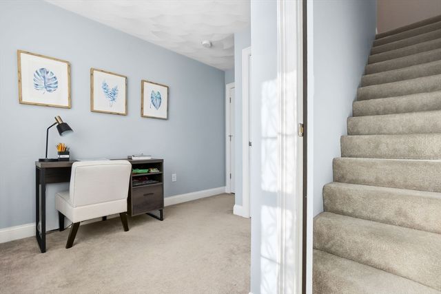 31 Floyd Ave, Tewksbury, MA 01876