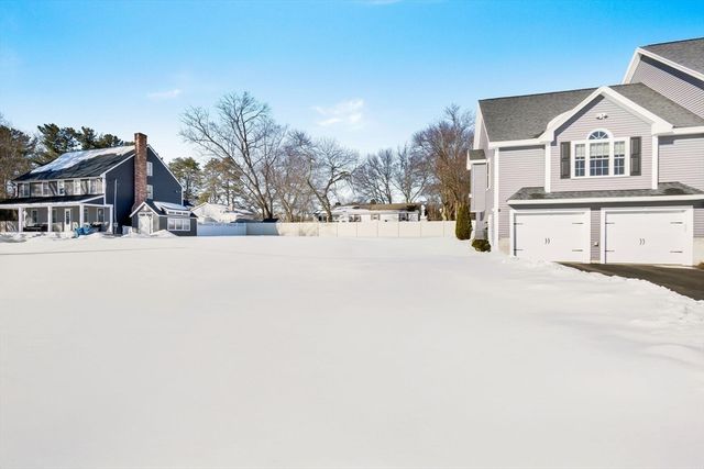 31 Floyd Ave, Tewksbury, MA 01876