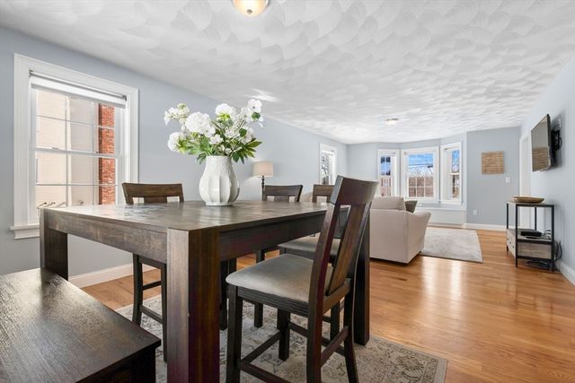 31 Floyd Ave, Tewksbury, MA 01876