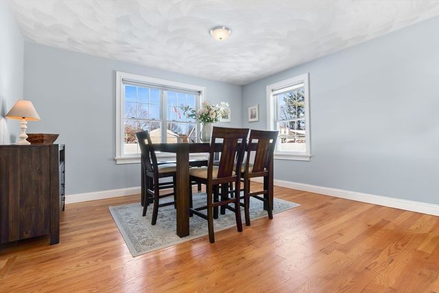 31 Floyd Ave, Tewksbury, MA 01876