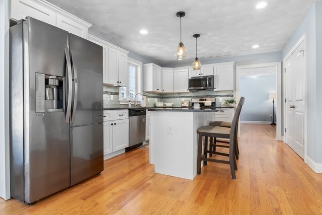 31 Floyd Ave, Tewksbury, MA 01876