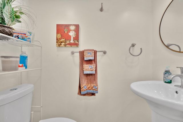 6679 SW 41st Court 1, Davie, FL 33314