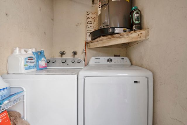 6679 SW 41st Court 1, Davie, FL 33314