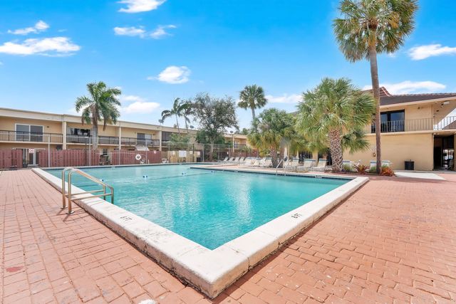 6679 SW 41st Court 1, Davie, FL 33314