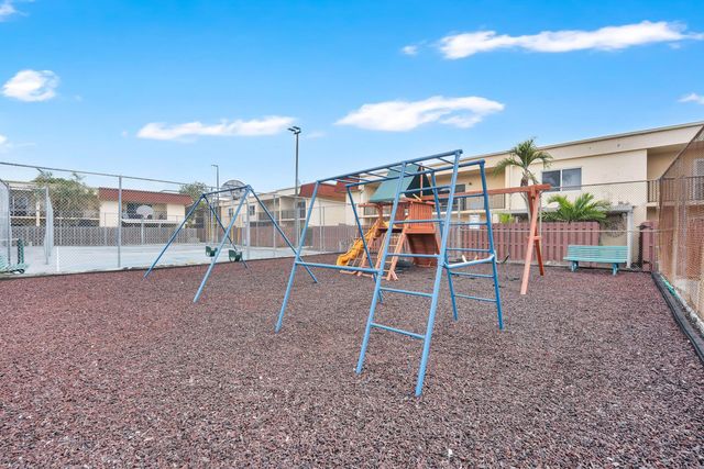 6679 SW 41st Court 1, Davie, FL 33314