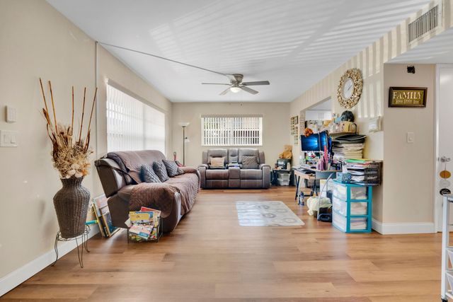 6679 SW 41st Court 1, Davie, FL 33314