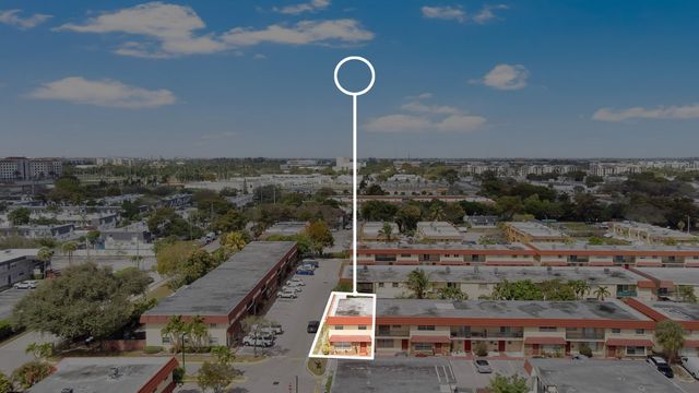 6679 SW 41st Court 1, Davie, FL 33314