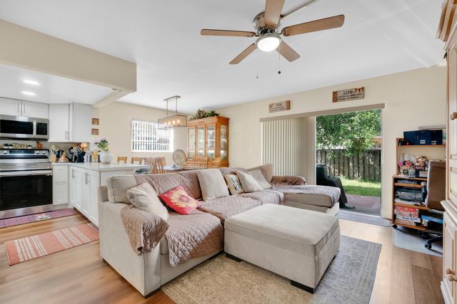 6679 SW 41st Court 1, Davie, FL 33314