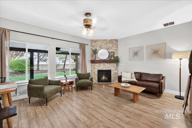 1826 N Henderson Ave, Meridian, ID 83646